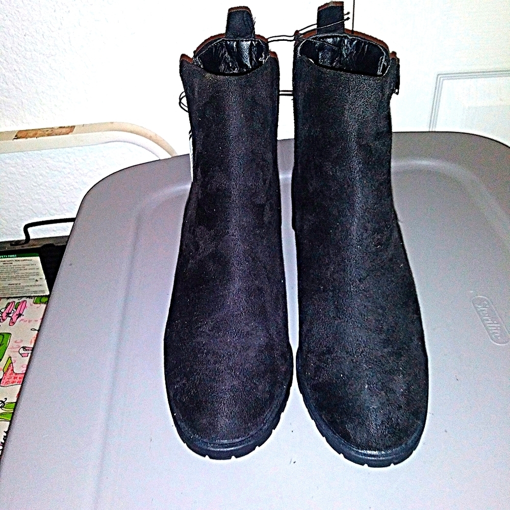 NWT Black Suede Booties, size 8